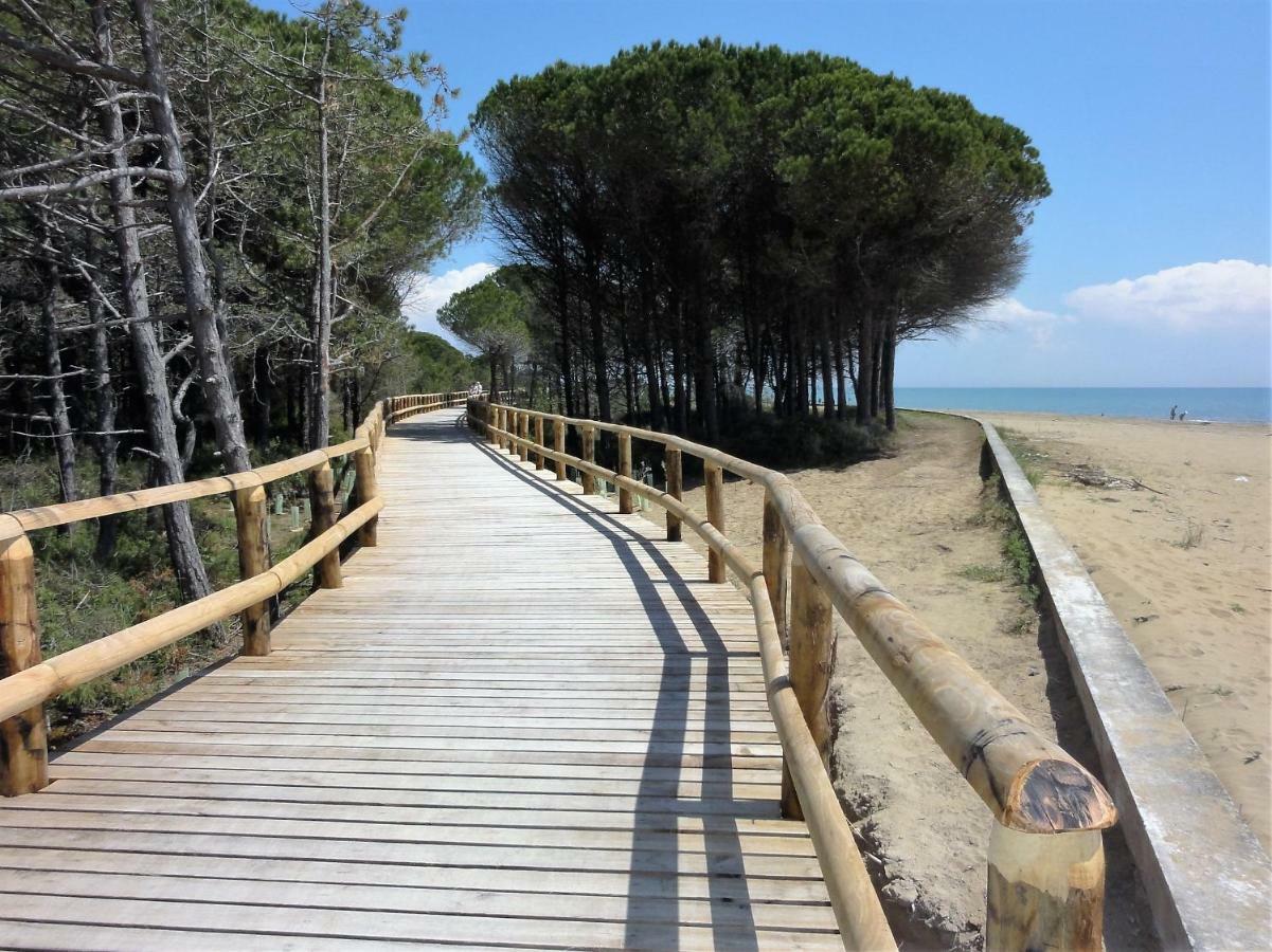 Villa Letizia Bibione Bagian luar foto